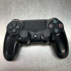 PlayStation 4 Dual Shock Controller