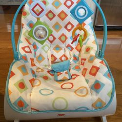 Fisher-Price Infant to Toddler Rocker - Vibration and Music