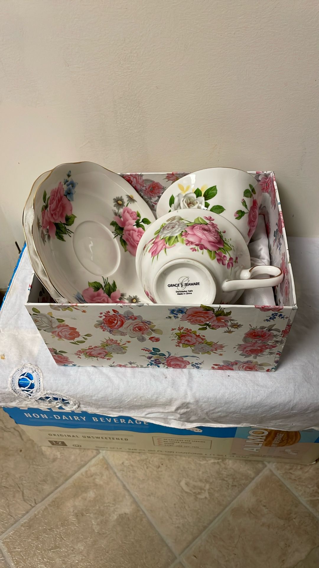 (2) Gracie’s Teaware~Cup & Saucers~White/Pink Roses~Tea For 2 In the box