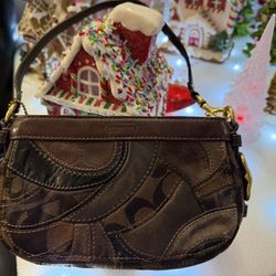 Coach Vintage Zoe Wristlet 