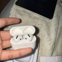 AirPods 4th Gen