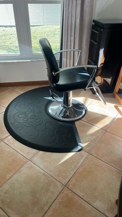 Salon Chair And Accessories
