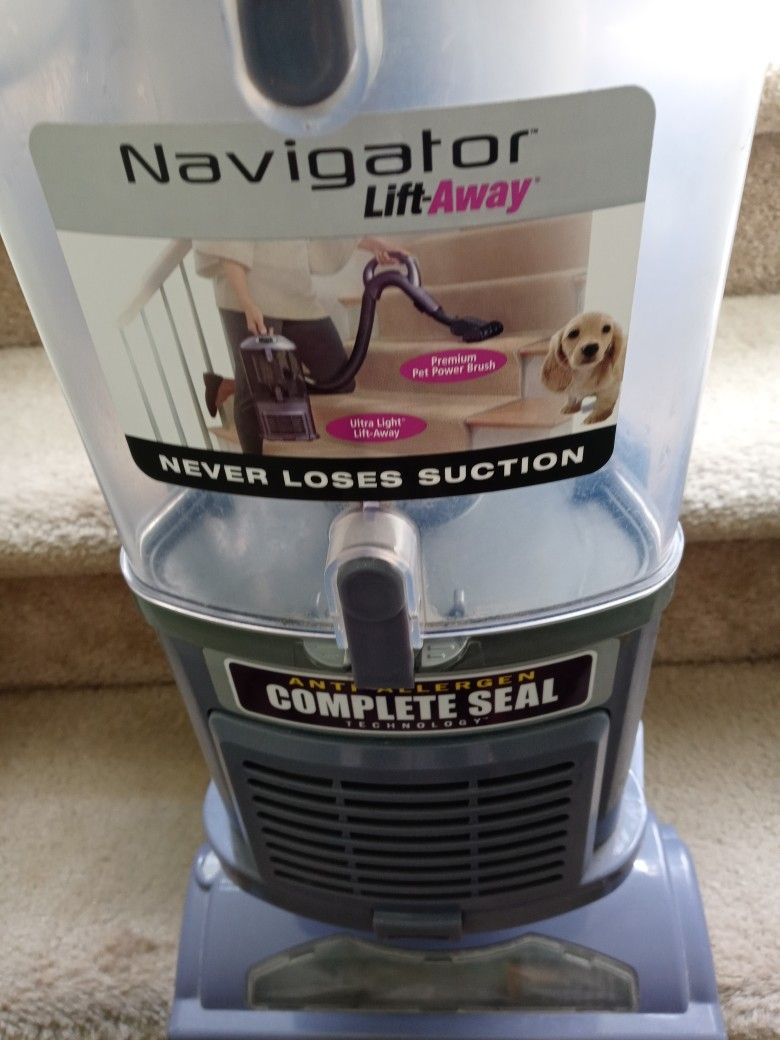 SHARK NAVIGATOR LIFT AWAY VACUUM