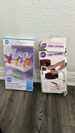 Cake  leveler and  decorated bag holder