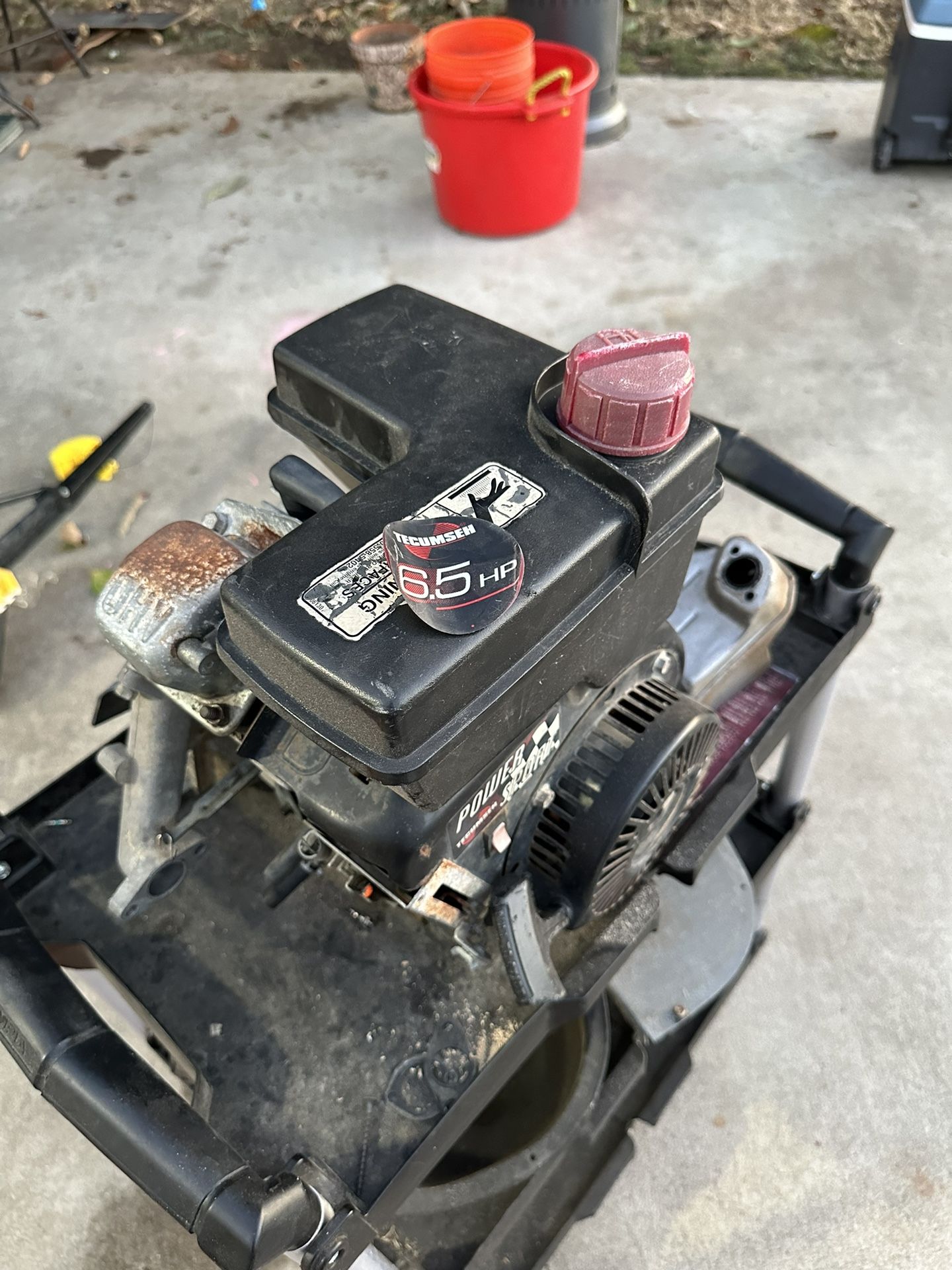 6.5 HP Tecumseh® engine