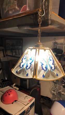 Swinging stained glass lamp