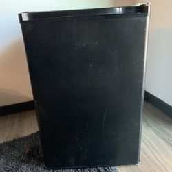 Mini fridge