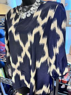 CHARLEE blue and cream blouse Size L