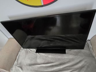 40 " Insignia Non Smart TV 60 HZ