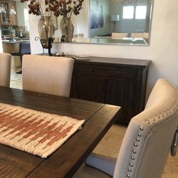 2 Accent Chairs With Beautiful Accent Nails