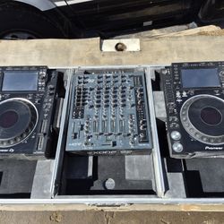 Pioneer CDJ's , Xone 92 DJ mixer, and DJ Case