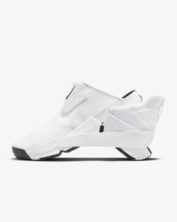 NEW NIKE FLYEASE for women Size 9