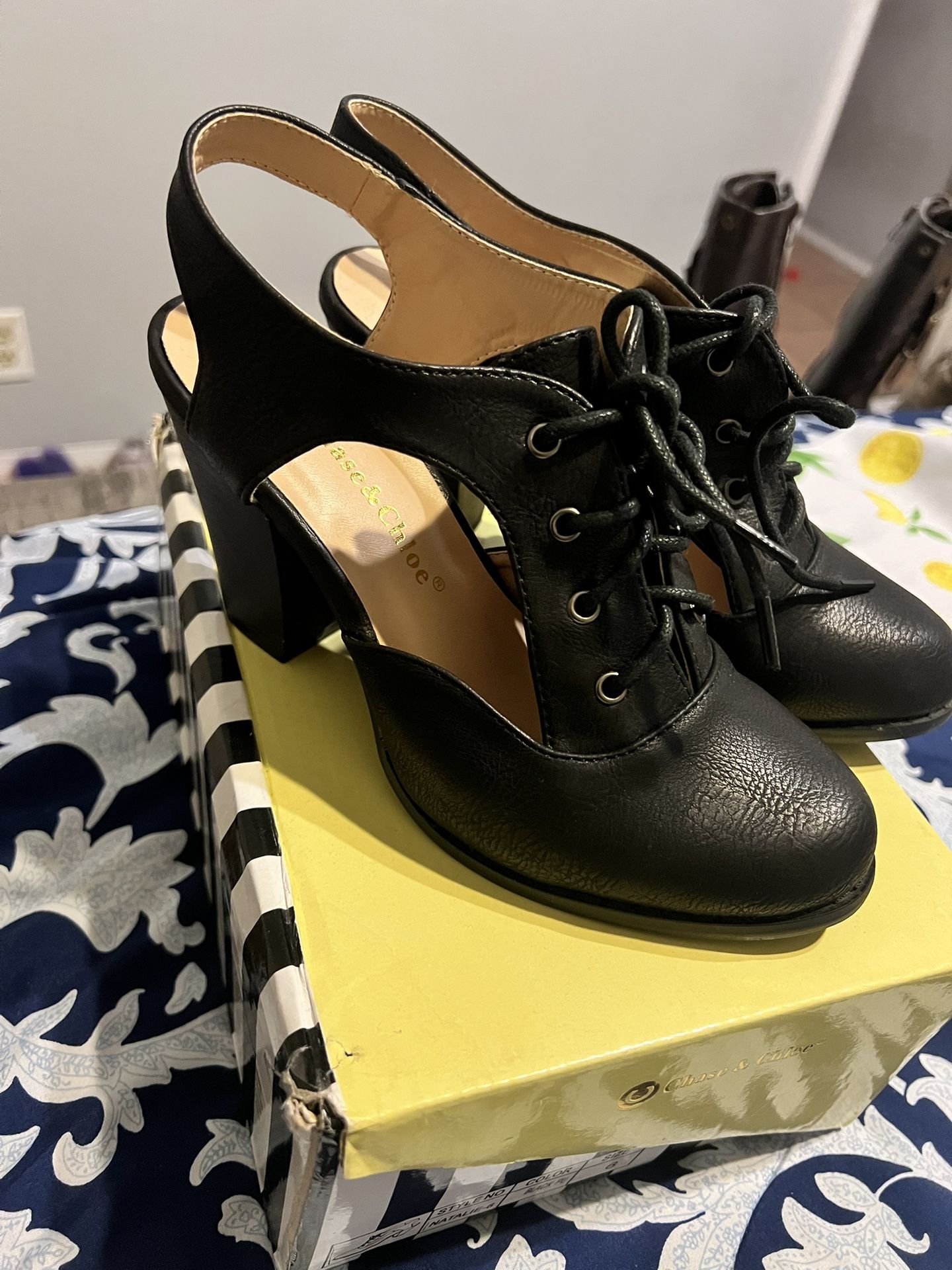 Black booties vintage size 6