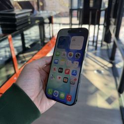 Apple iPhone 16 Pro 128GB Unlocked to any carrier! 90 day warranty! We offer financing!