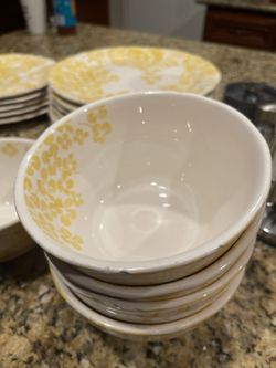 Dinnerware Set