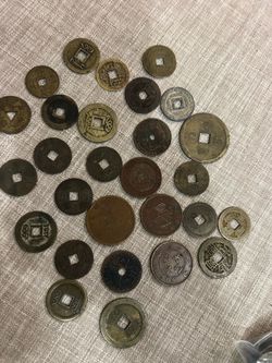 Old Chinese coins (28 pieces )
