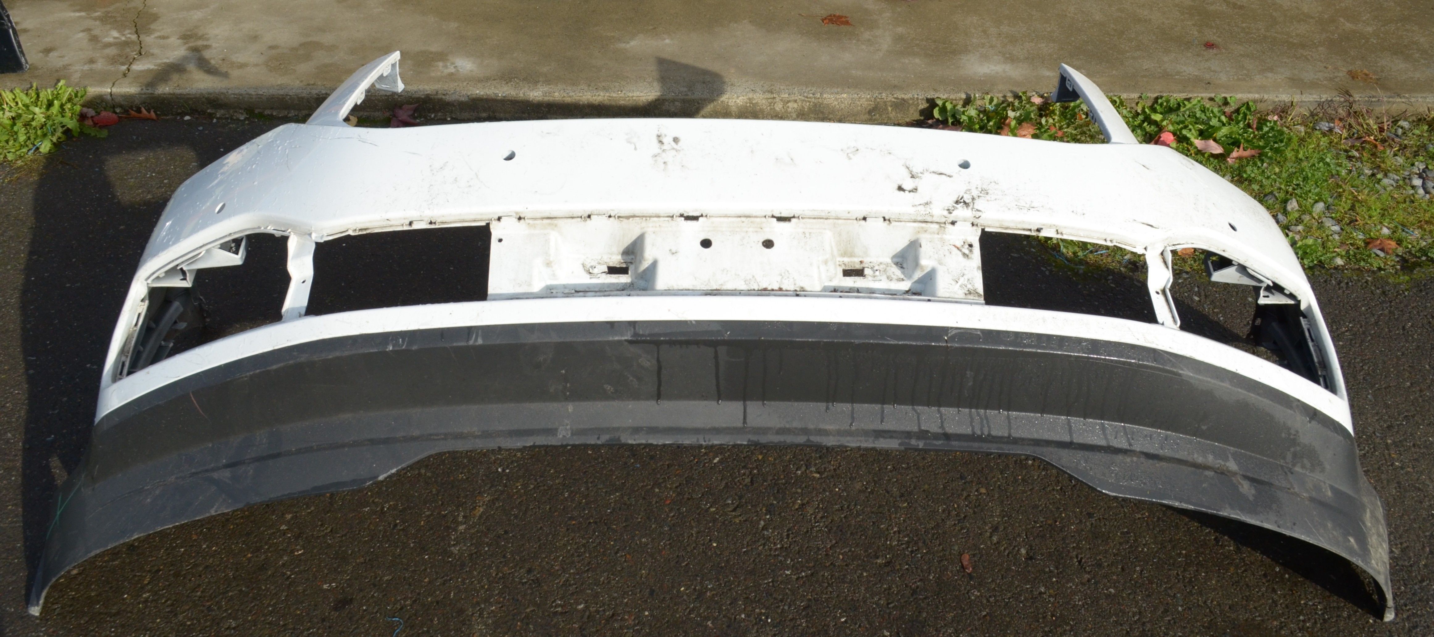 USED REF#U0382 || 2015-2020 GMC YUKON/YUKON XL || FRONT BUMPER COVER ONLY
