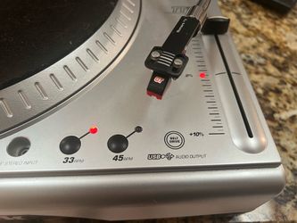 Numark turntable