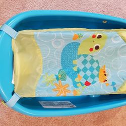BabiesR US Newborn Bathtub 
