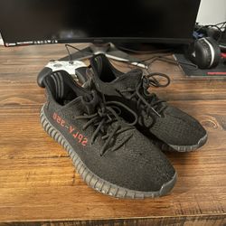 Yeezy 350 V2 ‘bred’ (BEST OFFER)