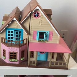 Doll House w/ Furniture