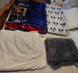 Queen Blankets