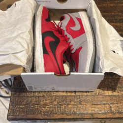 Woman’s  Air Jordan 1 Low SE
