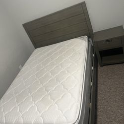 Full Size Bed , Nightstand, Mattress Y Box Spring 