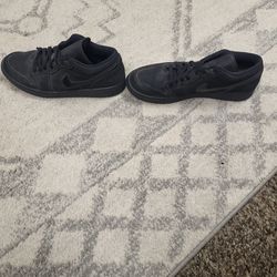 Men's Nike Air Jordan 1 low triple black suede leather sneakers size 11