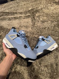 Air Jordan 4 University Blue UNC Retro