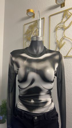 Graphic Contrast Mesh Long Sleeve