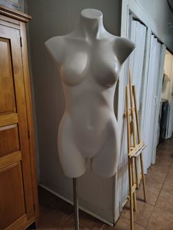 Retail Mannequin Size 2 US