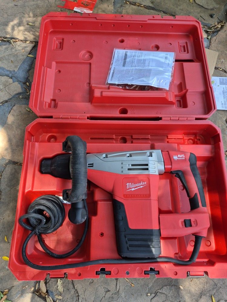 Milwaukee SDS-MAX Demolition Hammer