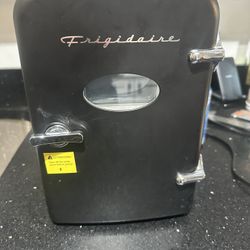 Frigidaire 6-Can Retro Mini Fridge - Black