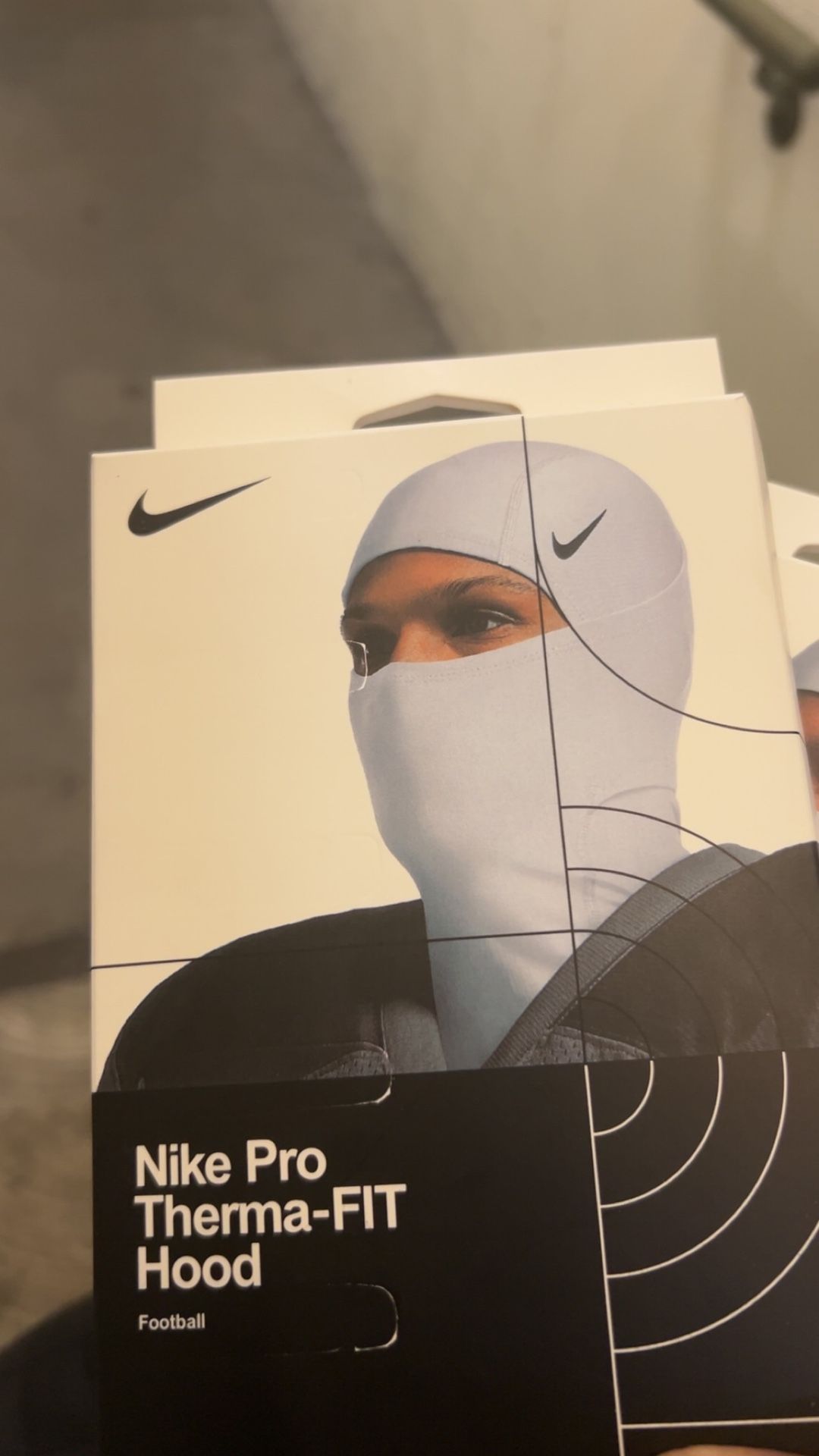 White Nike Pro Therma-FIT Hood