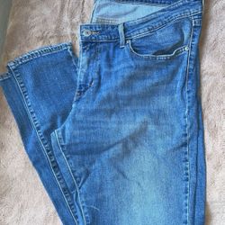 Women’s Levi’s Jeans 