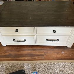 Coffee Table with Lifted Top and wheels
