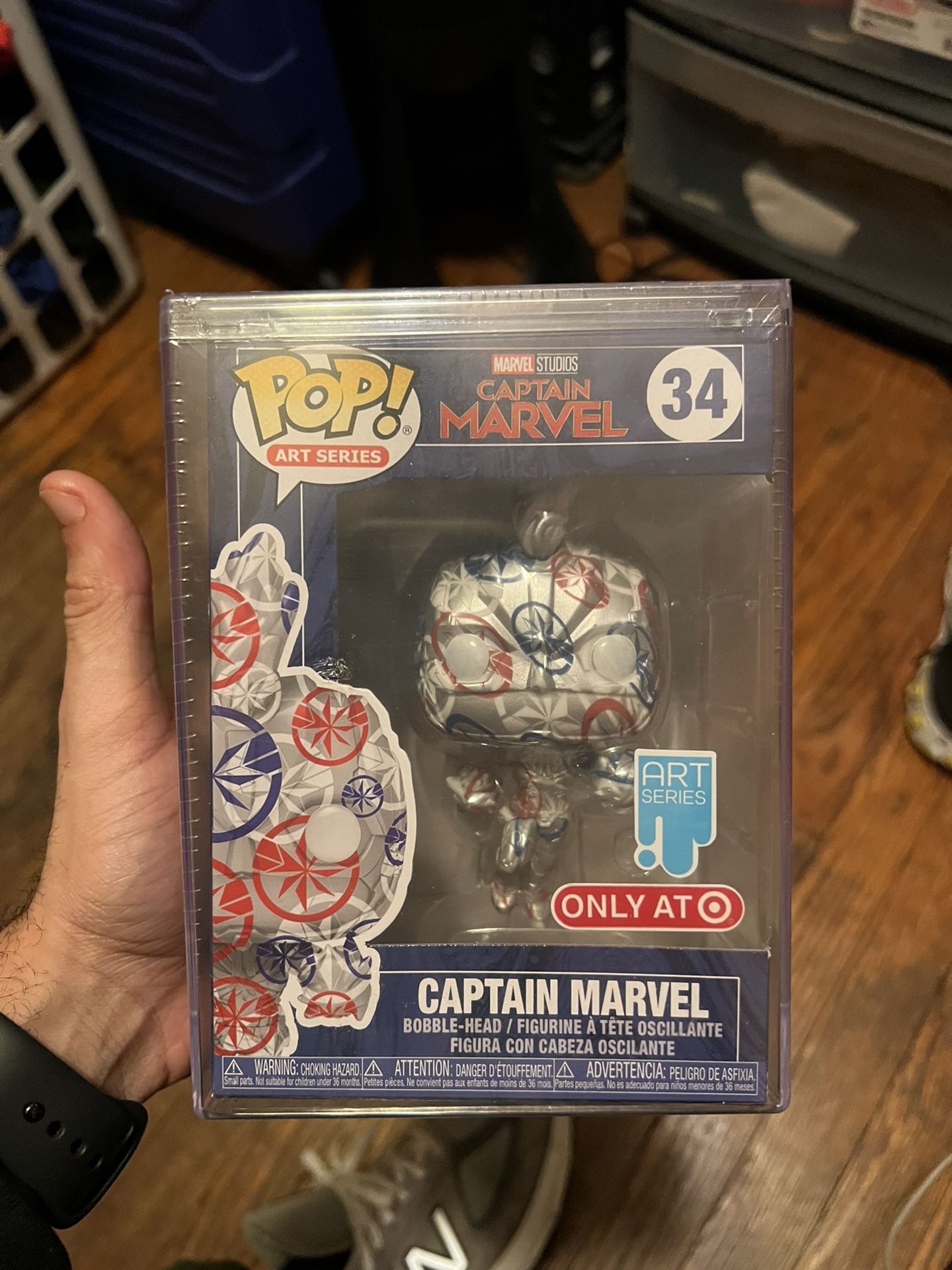 Captain Marvel Art Series Funko Pop