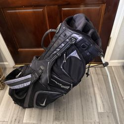 NIKE EXTREME GOLF STAND BAG WITH BACKPACK STRAPS 