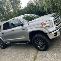 2017 Toyota Tundra Crewmax 4X4