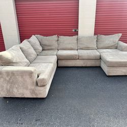 Comfy Nice Sectional Couch 🔥🔥