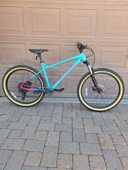 MARIN SAN QUENTIN 27.5 INCH 1X 9 SPEED MOUNTAIN BIKE LIKE NEW