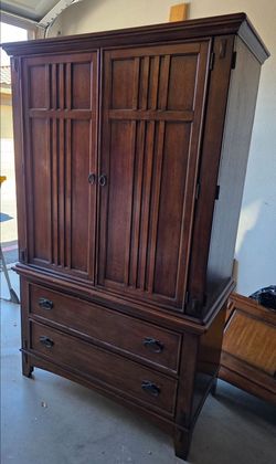 Queen bedroom set (real wood), 2 nightstands,  armoire