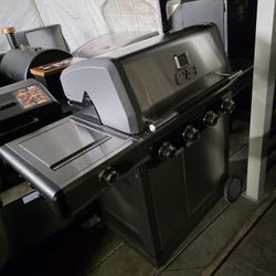 GrillCharbroil Commercial Series Grill and Griddle Combo Stainless Steel 4-Burner Infrared Liquid Propane and