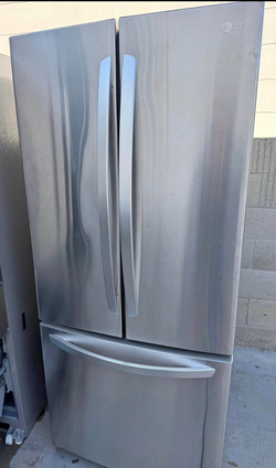 LG Stainless French Door Refrigerator — Bottom Freezer, No Dispenser