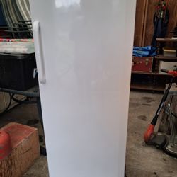 11 cu ft seven drawer stand up freezer