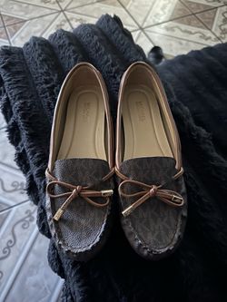 Mk shoes sizes 6