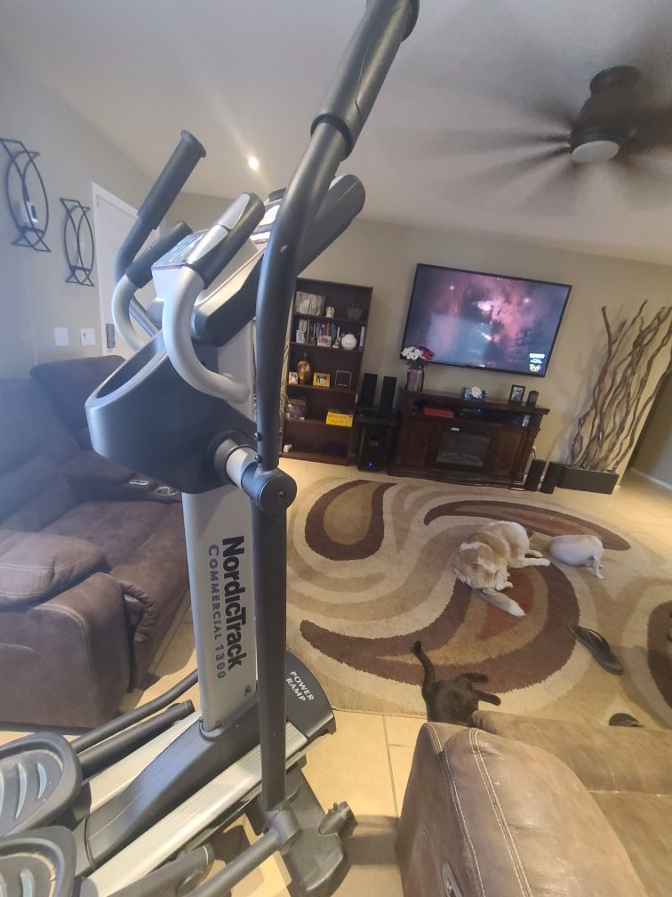 NordicTrack Commercial 1300 for Sale in Mobile, AZ OfferUp