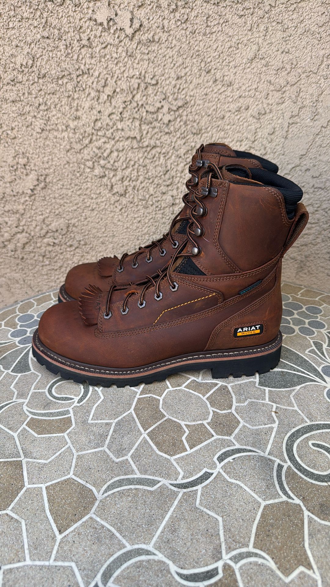 WORK BOOTS ARIAT SOFT TOE WATERPROOF SIZE 9.5 MENS