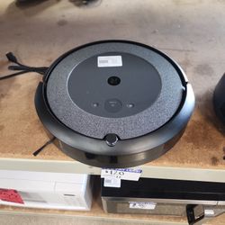 Roomba/robot Vacuum 2272 Cash America Pawn